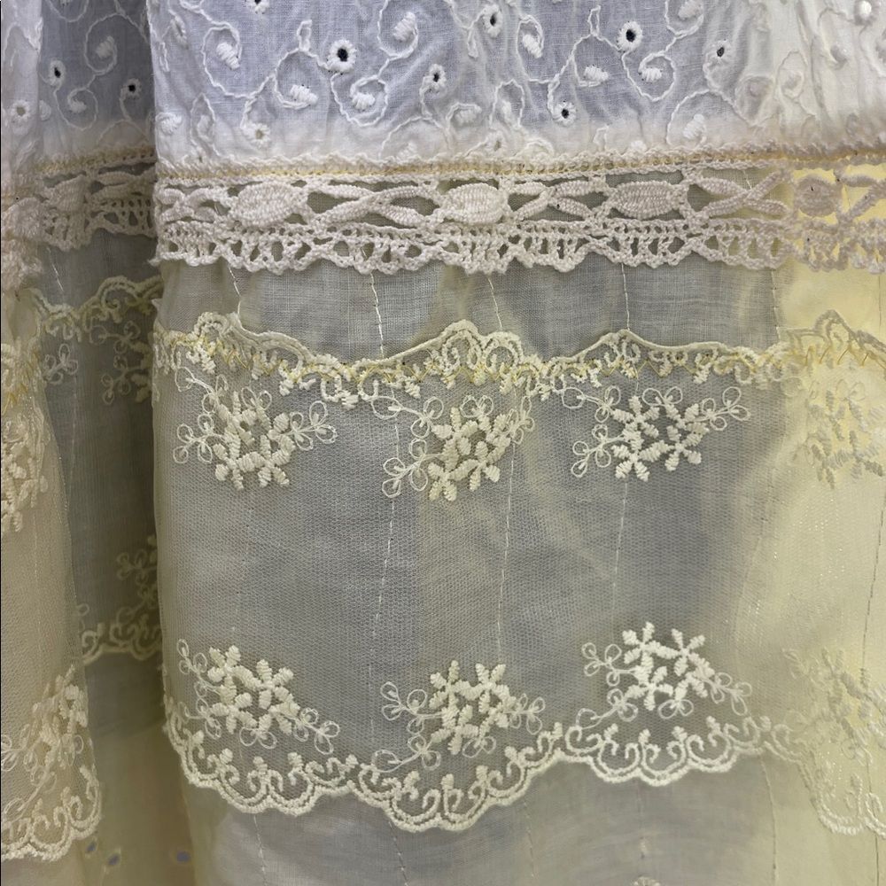 Pale yellow Upcycled shabby chic eyelet Boho Prairie dress with 3 tiers, size M - Picture 3 of 7